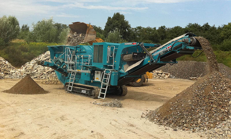 Trakpactor 320